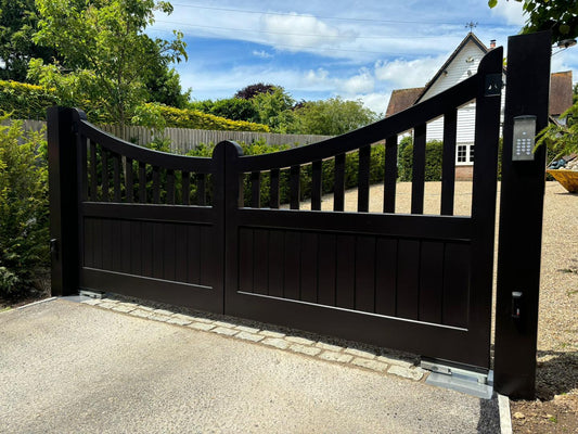 Stylish Heavy Duty Steel Driveway Gate _ Canadian Crafted Excellence _ GG-071