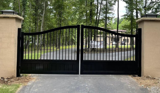Carrabin Style Swing Gate Design _ Heavy Duty _Metal Gate _ Canadian Crafted Excellence_GG-080