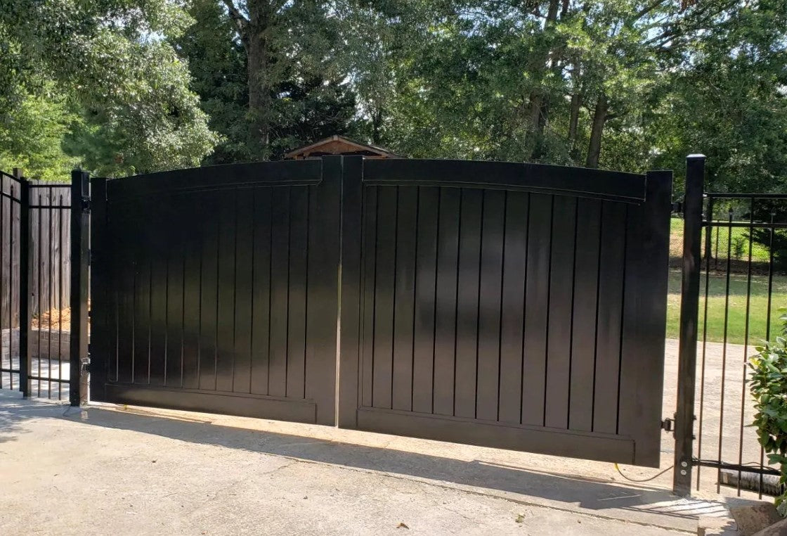 Solid Privacy Steel Style Heavy Duty Metal Driveway Gate _ Canadian Crafted Excellence _ GG-078