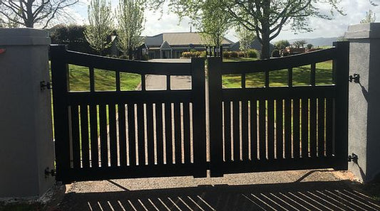 Vertical Vision Style Metal Gate _Heavy Duty_ Canadian Crafted Excellence _ GG-006