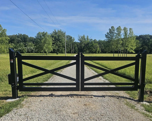 Farm Style _ Metal Driveway Gate _ Canadian Crafted Excellence_GG-021