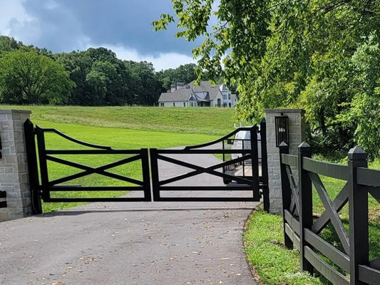 Classic Swing Gate Design _ Heavy Duty _ Canadian Crafted Excellence_GG-381