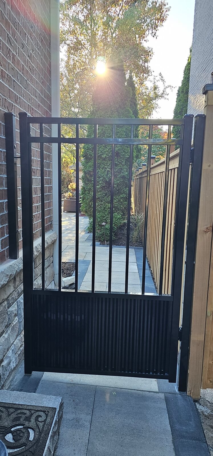 Pedestrian Metal Gate _ Quatro Design _ Canadian Crafted Excellence_MF-MG-009