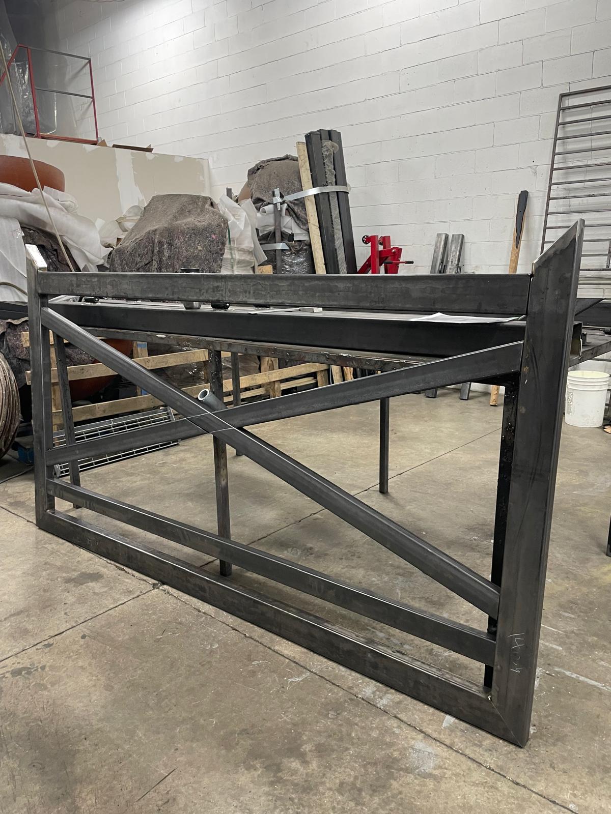 X Cowboy Farm Metal Driveway Gate _ Canadian Crafted Excellence_GG-052
