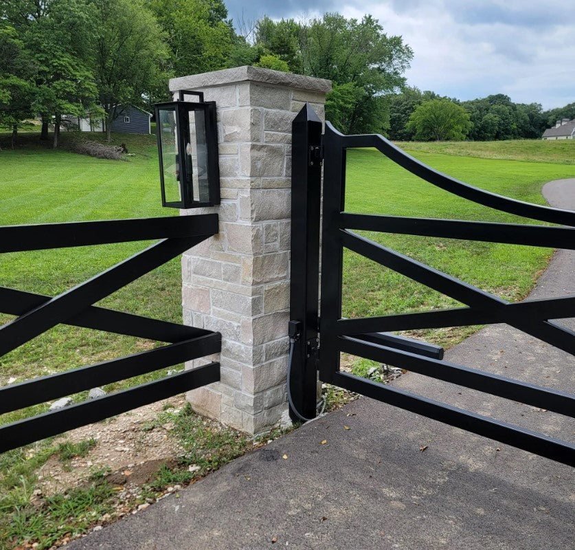 Classic Swing Gate Design _ Heavy Duty _ Canadian Crafted Excellence_GG-381