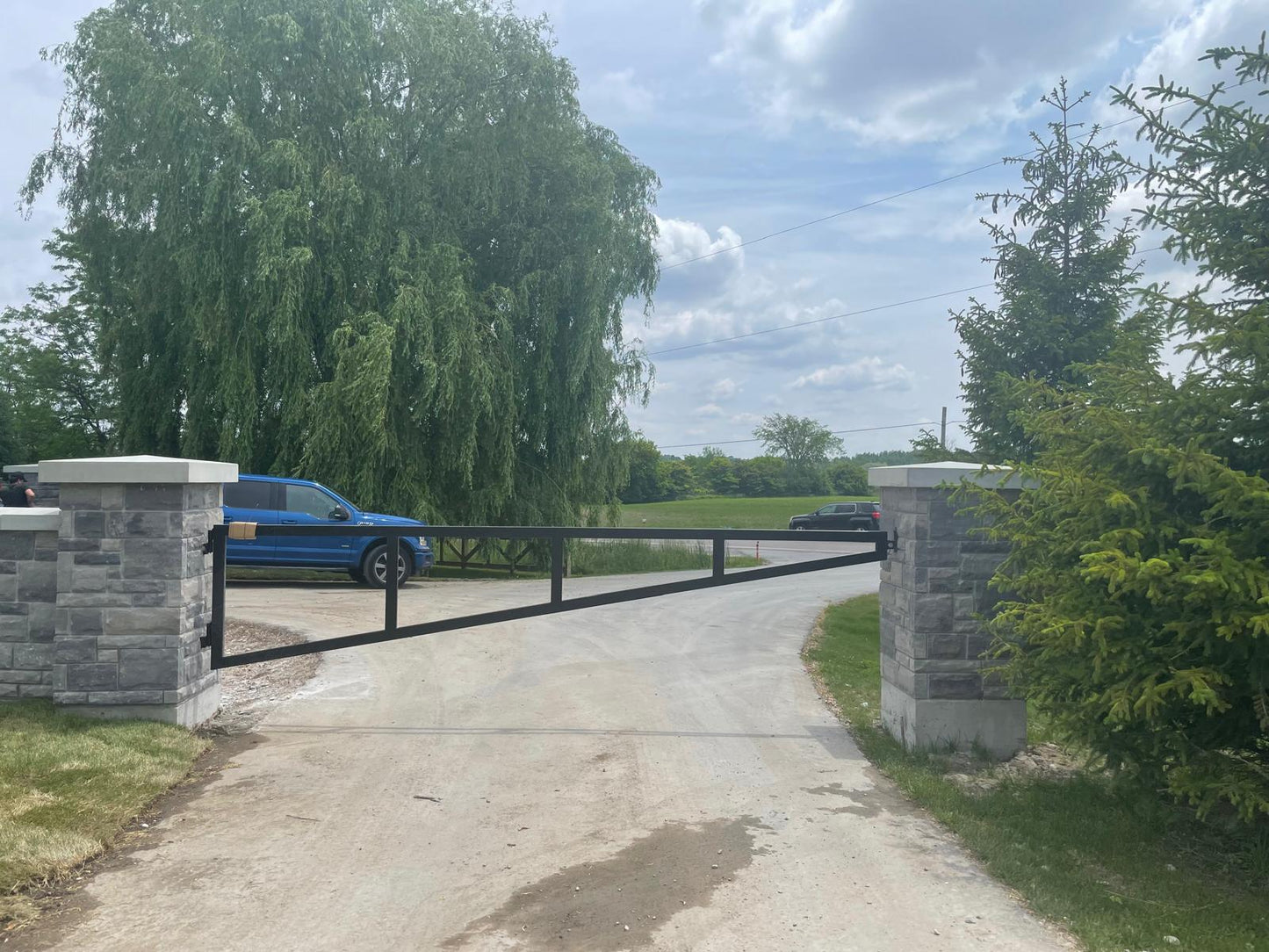 Industrial Driveway Gate _ Heavy Duty _Canadian Crafted Excellence_GG-083