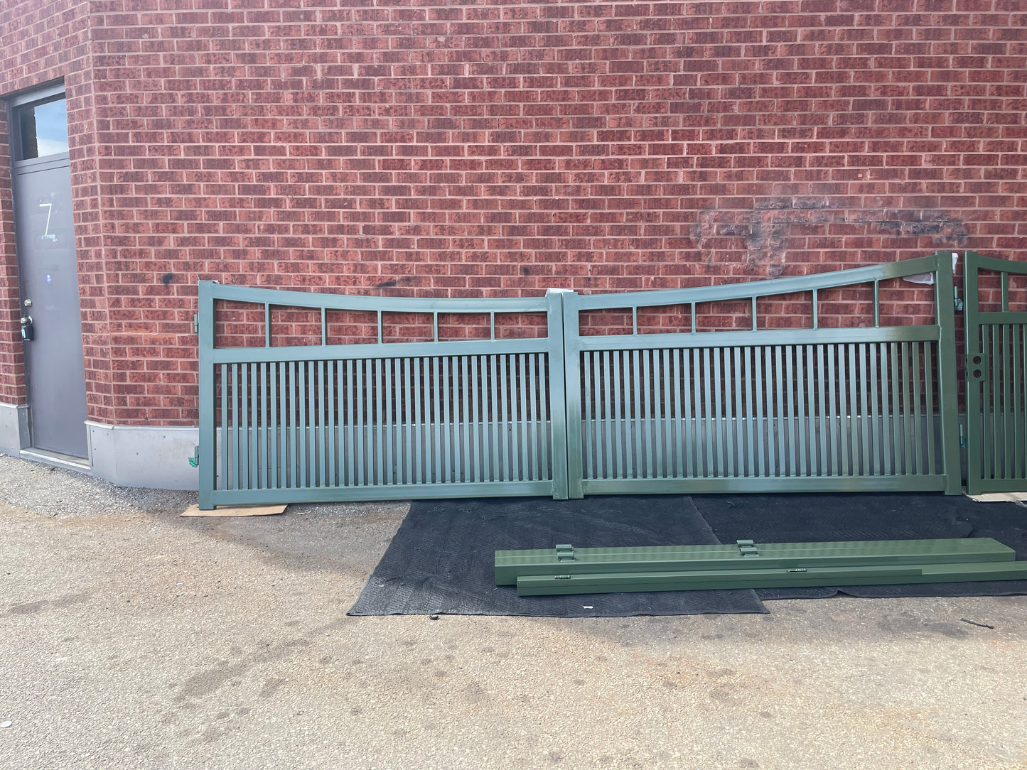 Vertical Vision Style Metal Gate _Heavy Duty_ Canadian Crafted Excellence _ GG-006