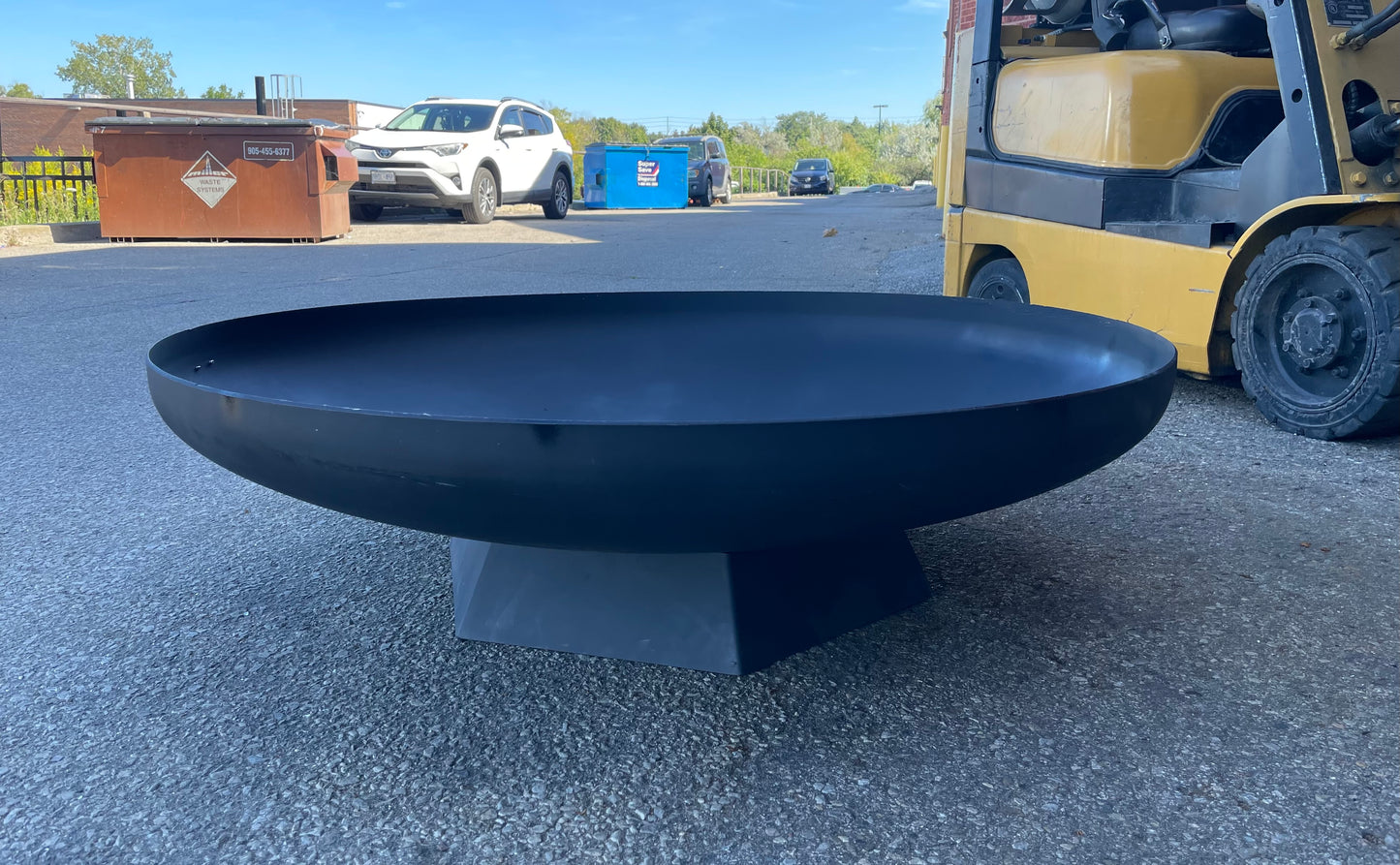 Well-designed 47in – 59in Huge, Deep, Thick Fire pit _Heavy Duty Corten Weathered Steel _ Custom Canadian Product _ MF-FP-004