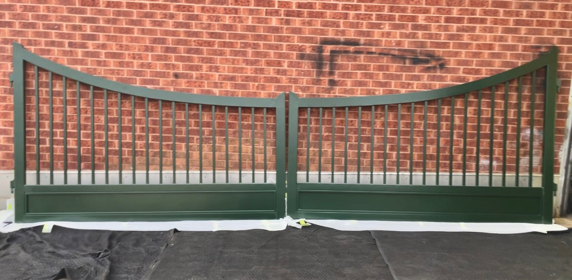 Arch U_Heavy Duty Metal Driveway Gate _ Canadian Crafted Excellence _ GG-061