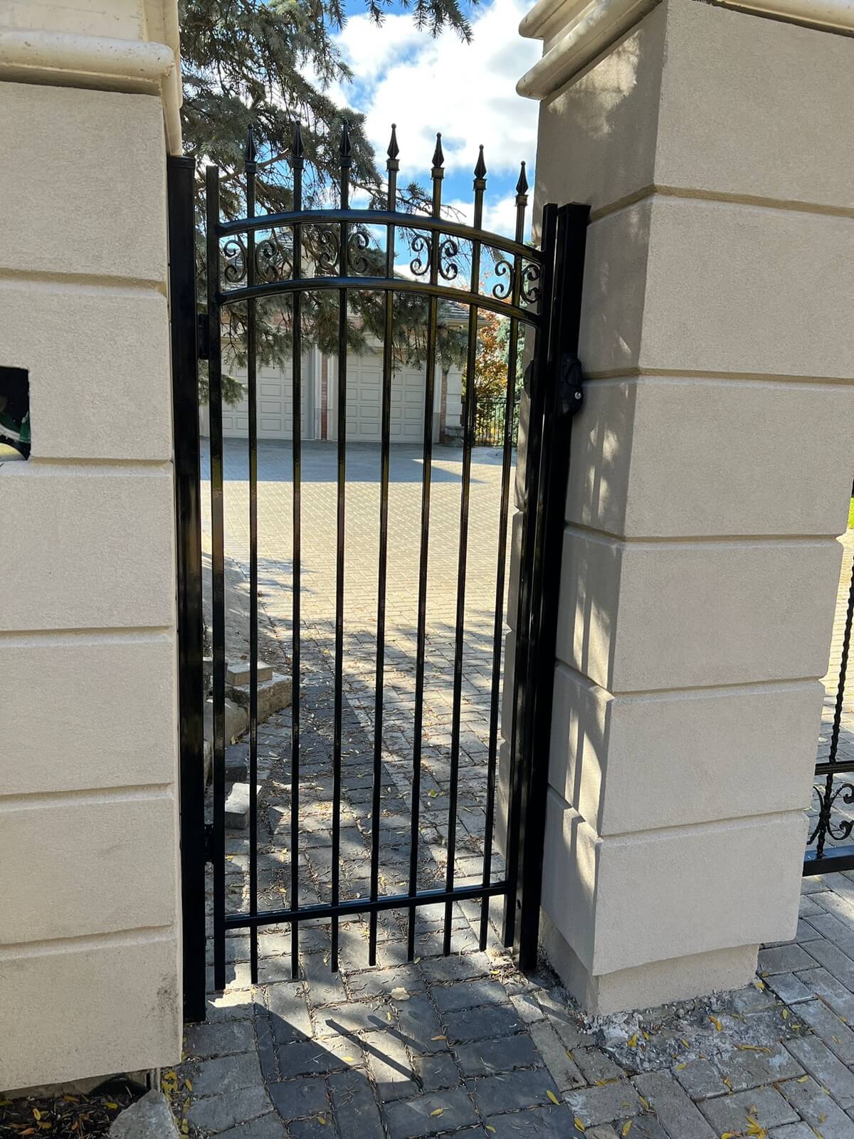 Pedestrian Metal Gate _ Simplify Design _ Canadian Crafted Excellence_MF-MG-007