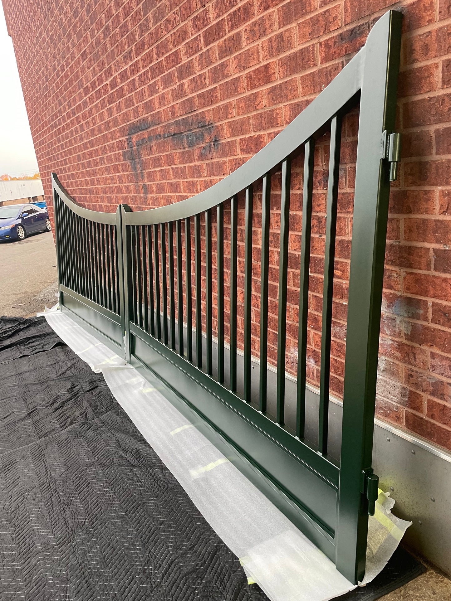 Arch U_Heavy Duty Metal Driveway Gate _ Canadian Crafted Excellence _ GG-061