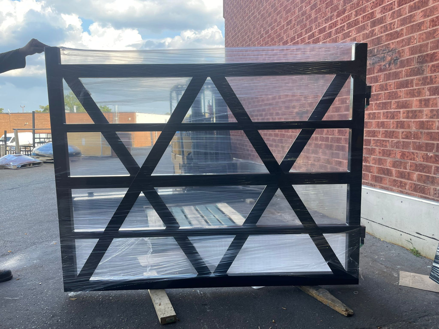 Icon Metal Driveway Gate _Heavy Duty_ Canadian Crafted Excellence _ GG-104