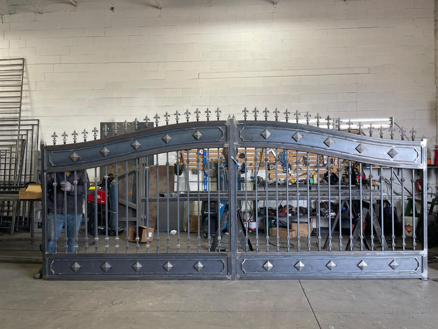 Castle Swing Design _ Steel Gate _ Canadian Crafted Excellence_GG-024