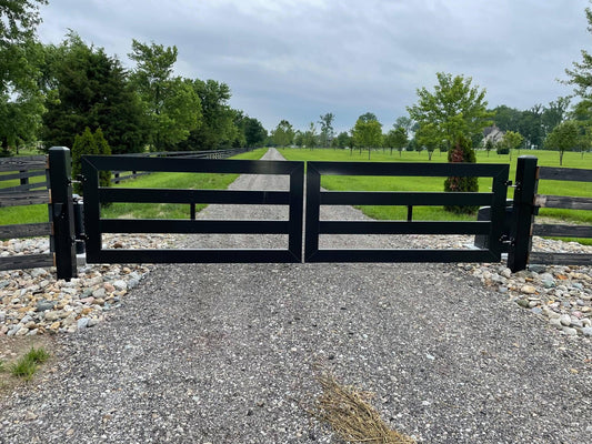 Fabulous Horse Style Metal Driveway Gate _ Canadian Crafted Excellence_GG-030