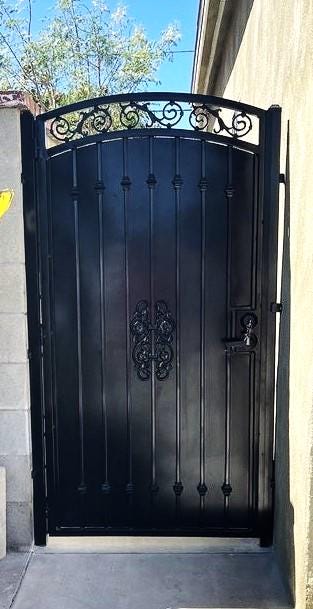 Classic Privacy Design _ Pedestrian Metal Gate _ Canadian Crafted Excellence_MF-MG-002