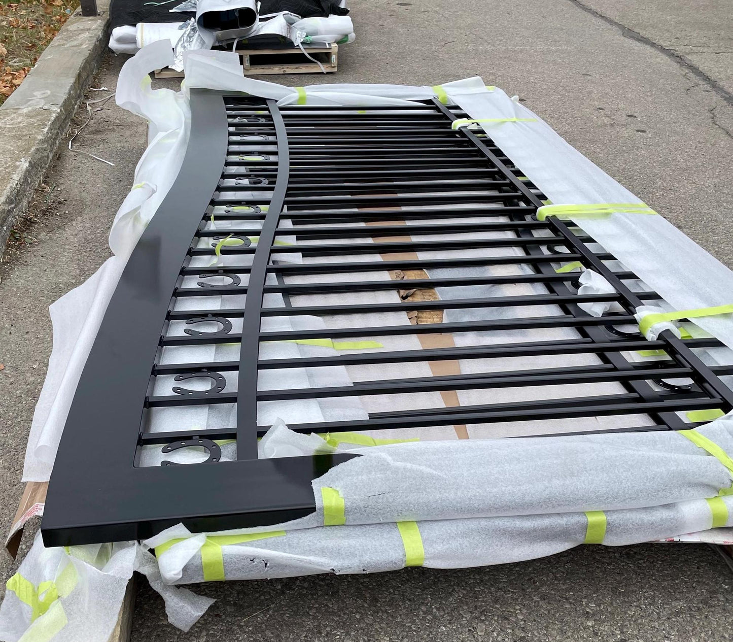 Access Tigon Solid Metal Driveway Gate _ Heavy Duty _ Canadian Crafted Excellence _ GG-106