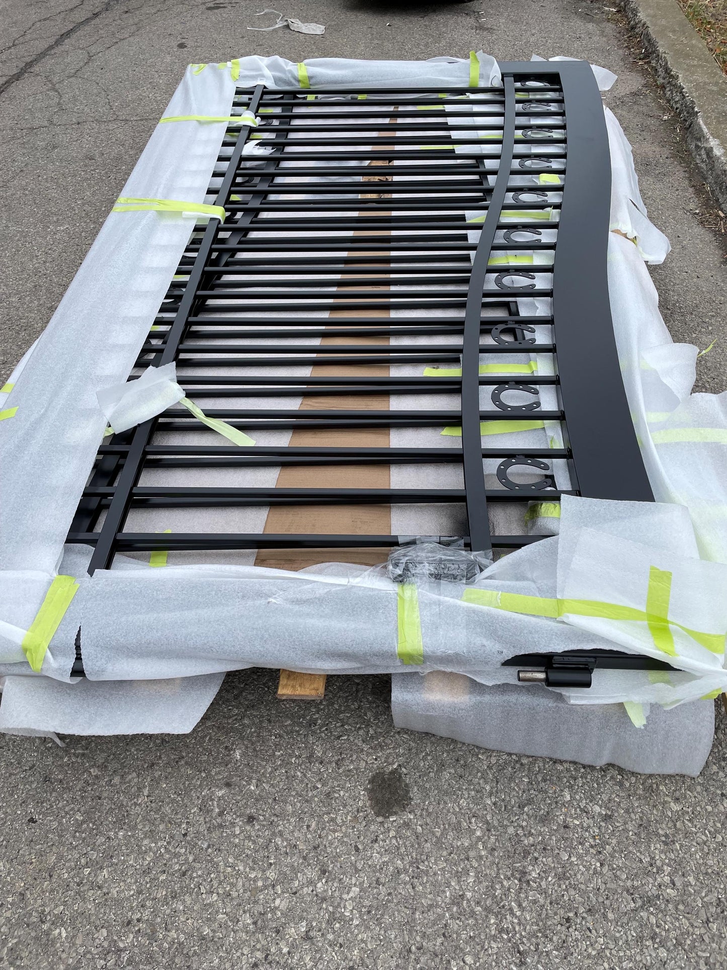 Access Tigon Solid Metal Driveway Gate _ Heavy Duty _ Canadian Crafted Excellence _ GG-106